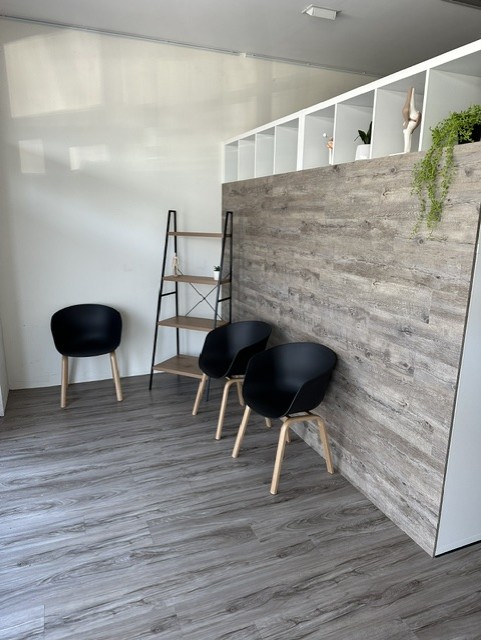 Physio Inq Baldivis — Waiting area and feature partition